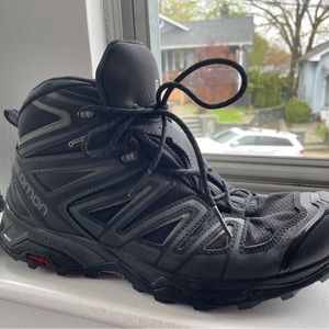 Salomon Gortex Hiking Shoes for sale!